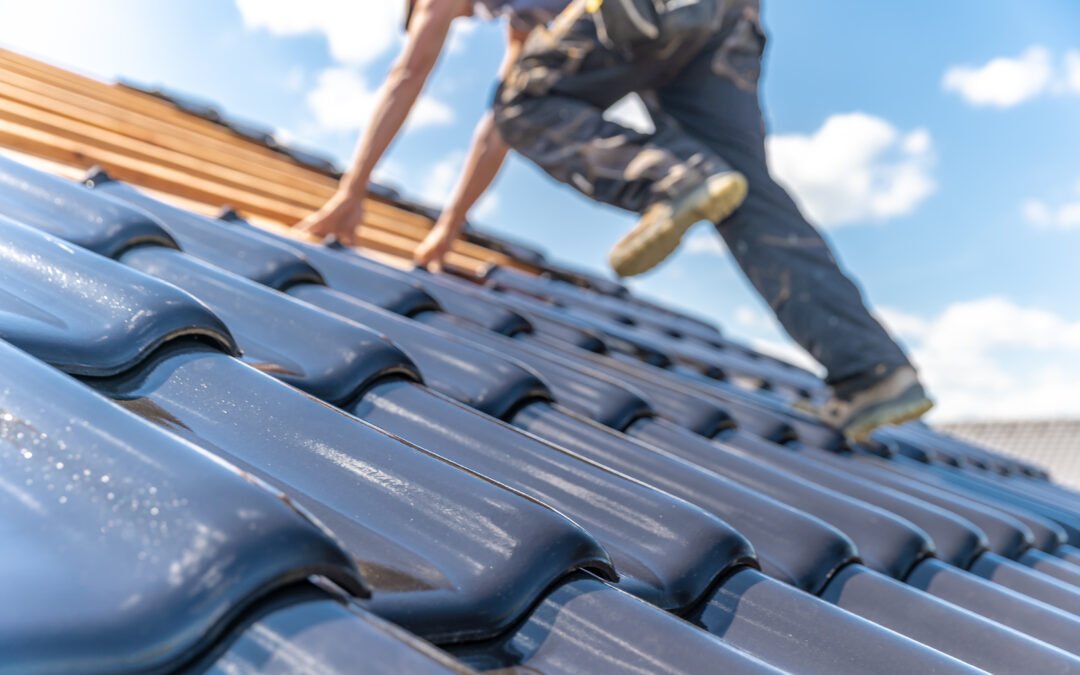 When To Get A Roof Replacement In Minneapolis: 6 Signs